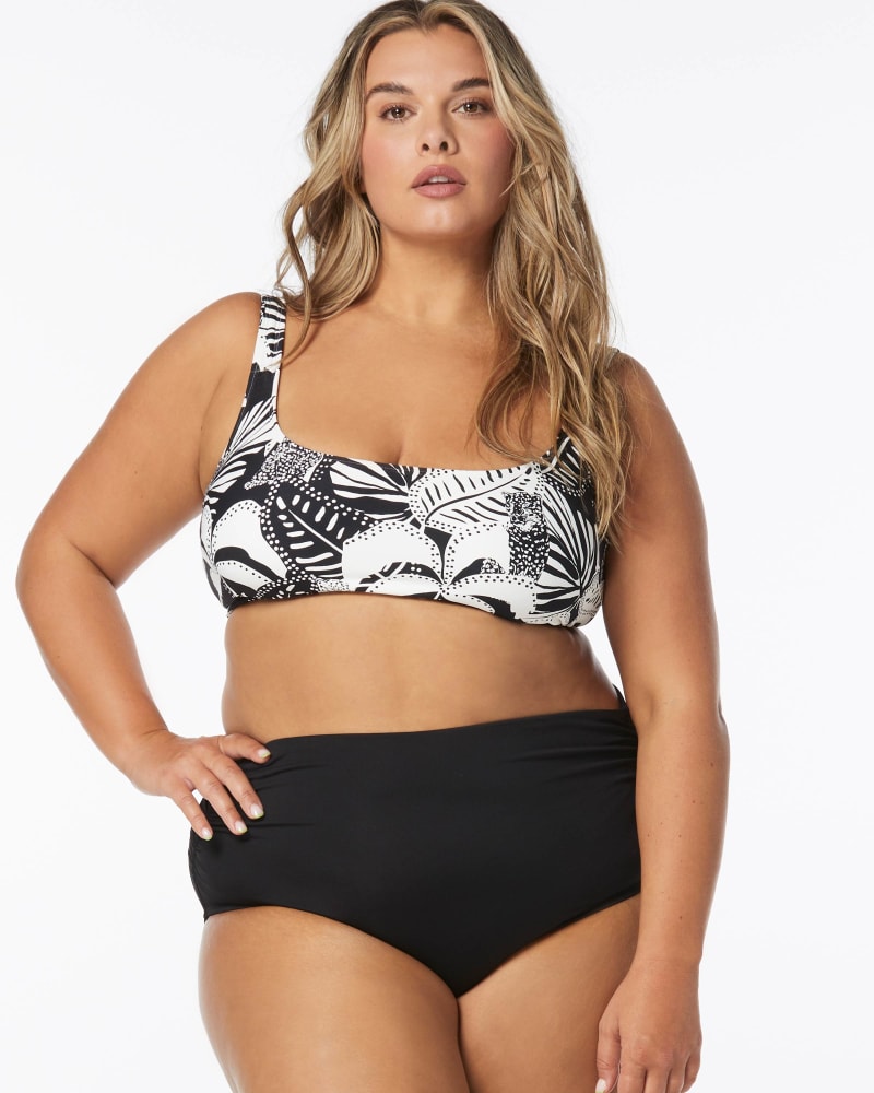 Front of a model wearing a size 34D DIVINE BIKINI TOP in CAST-BLACK by Coco Reef. | dia_product_style_image_id:332767